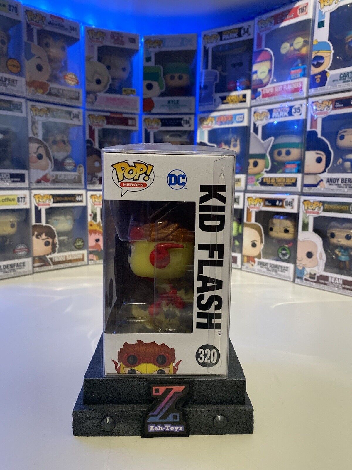 FUNKO POP! DC Heroes The Flash Kid Flash #320 Glow Chase