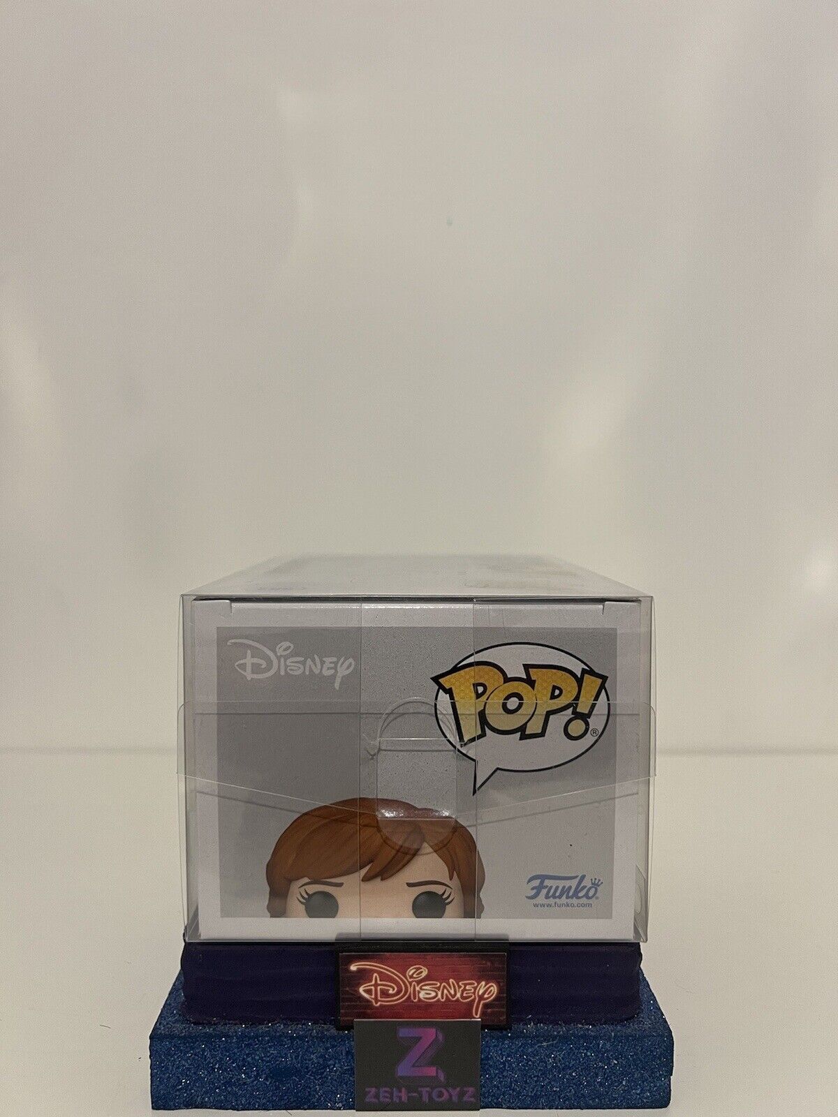 FUNKO POP! Disney Movies Frozen Anna #582