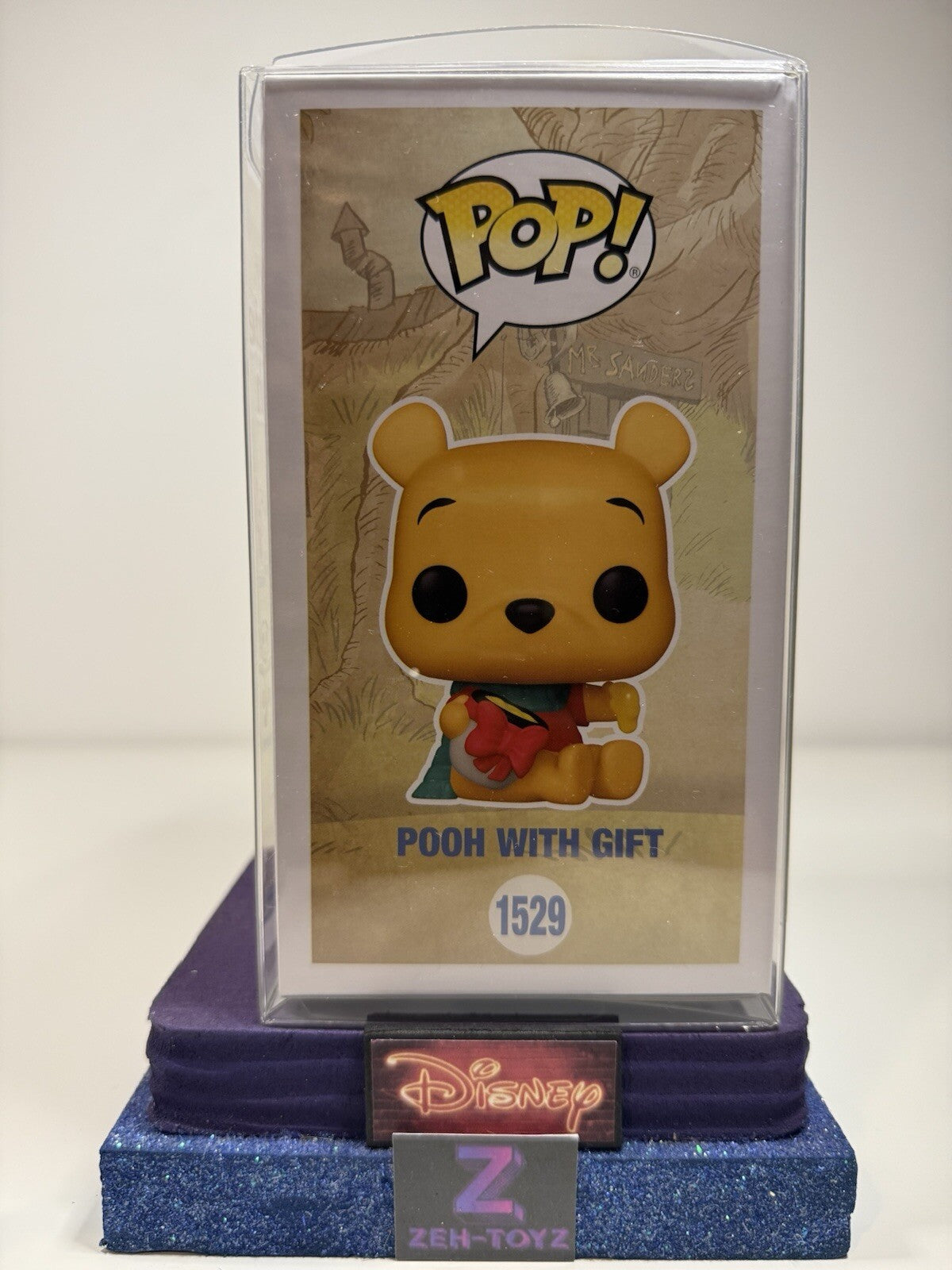 Funko Pop! Disney Winnie The Pooh - Pooh With Gift #1529