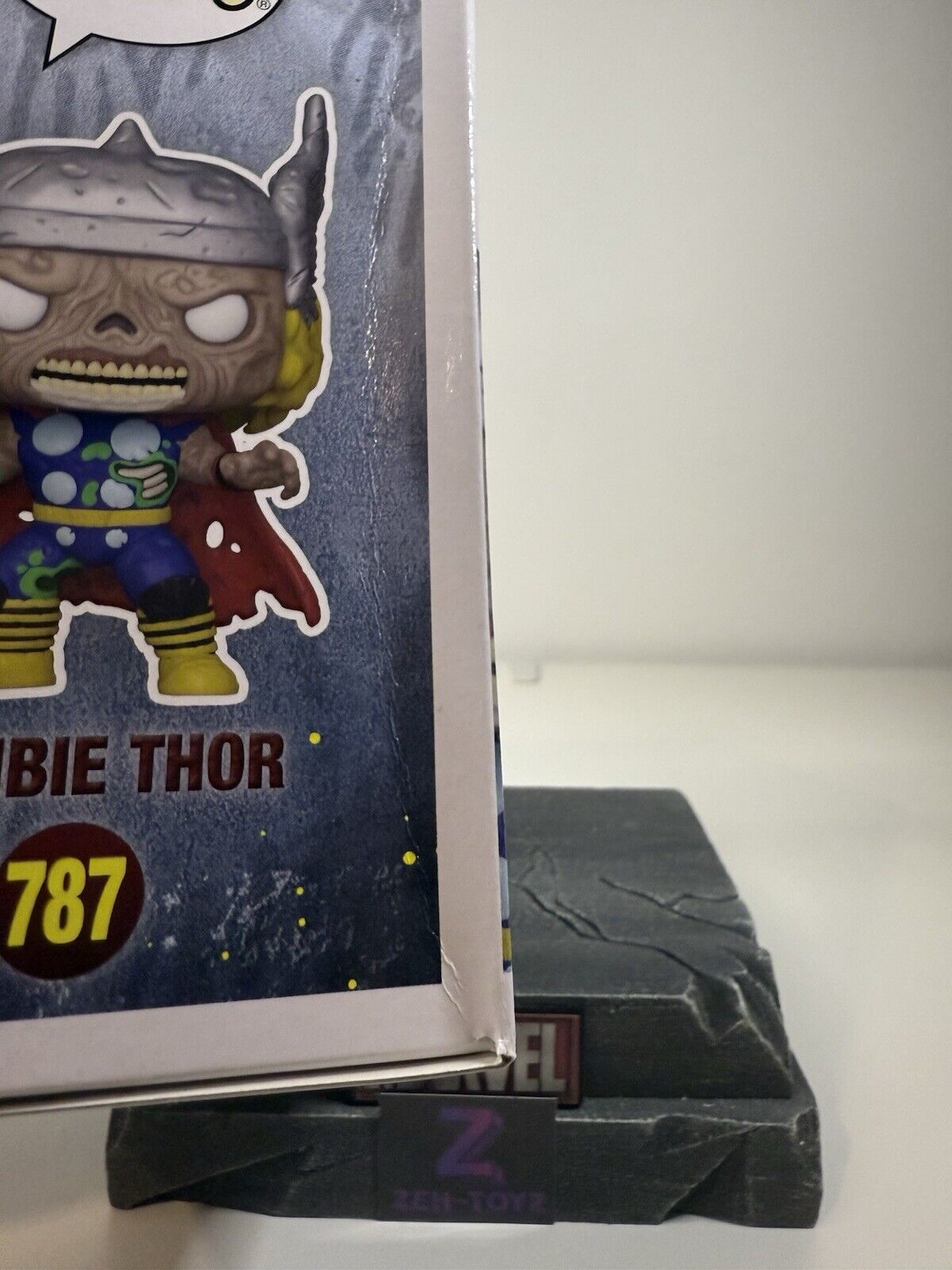 FUNKO POP! Marvel Zombies Zombie Thor #787 Glow In The Dark