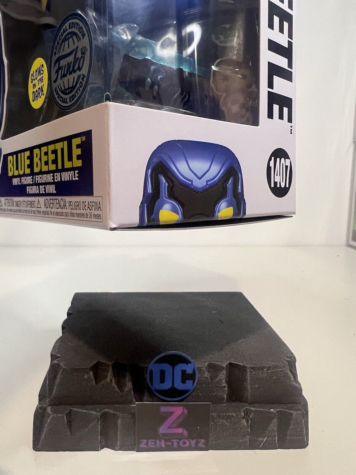 FUNKO POP! DC Universe Movies Blue Beetle #1407 Glow In The Dark Special Edition