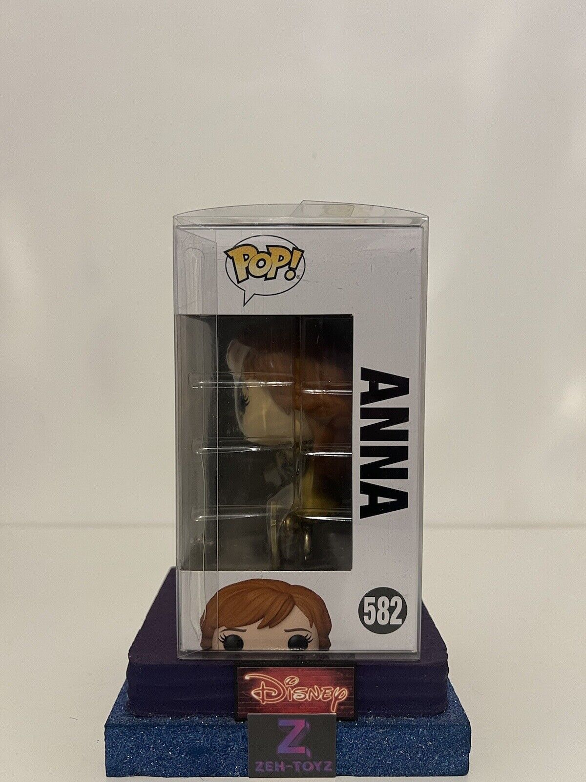 FUNKO POP! Disney Movies Frozen Anna #582