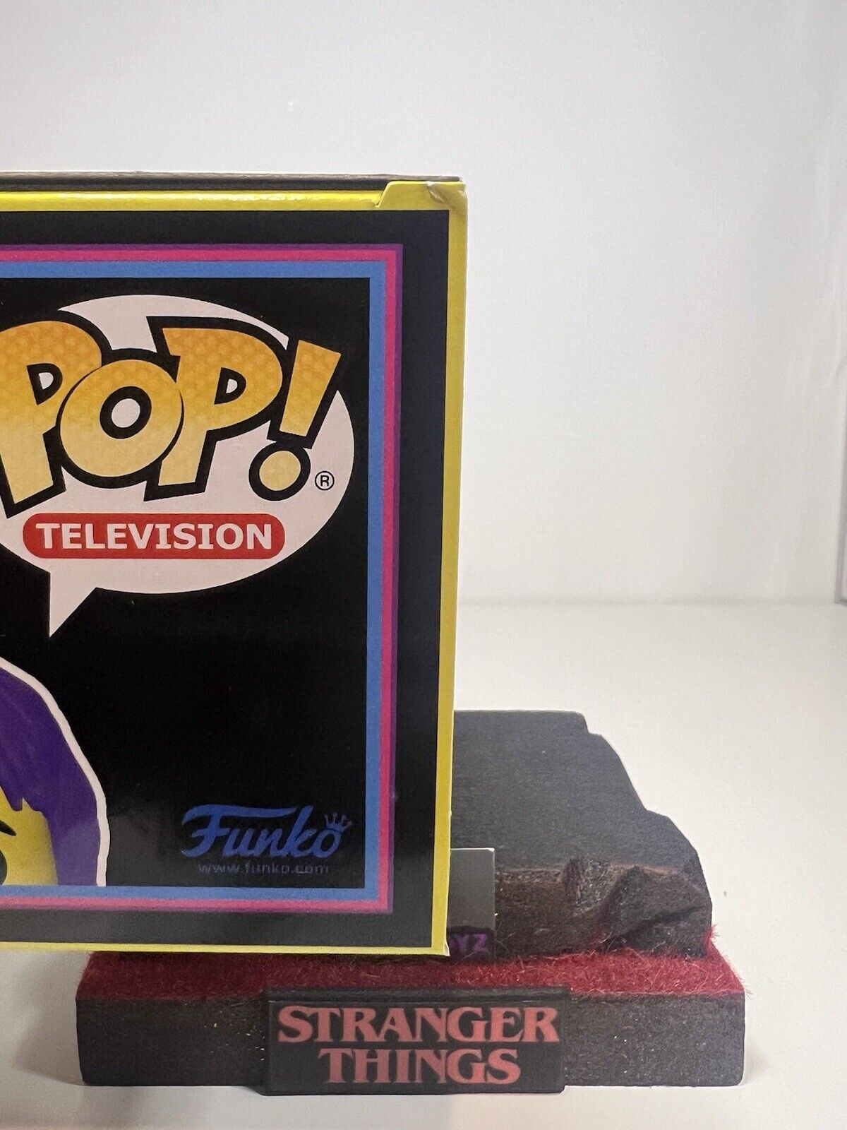 FUNKO POP! Television TV Stranger Things Eddie With Guitar #1250 Black Light