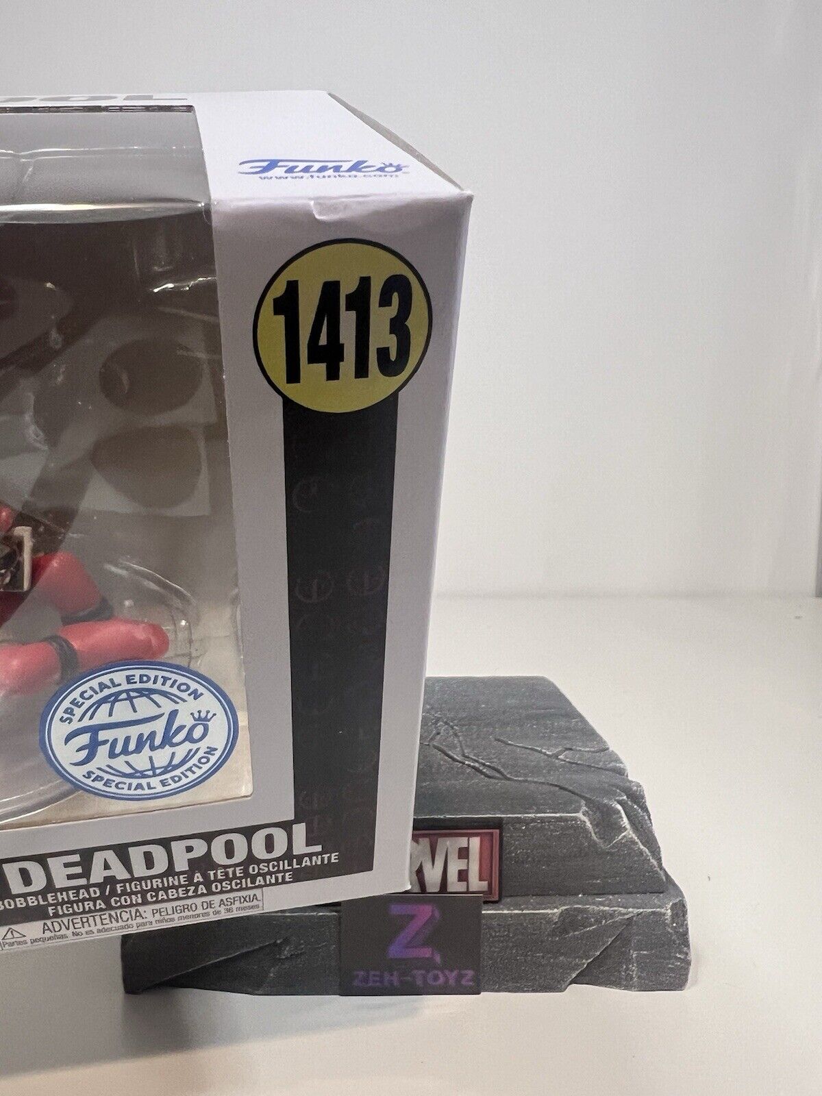 FUNKO POP! Marvel Studios Deadpool #1413 Special Edition